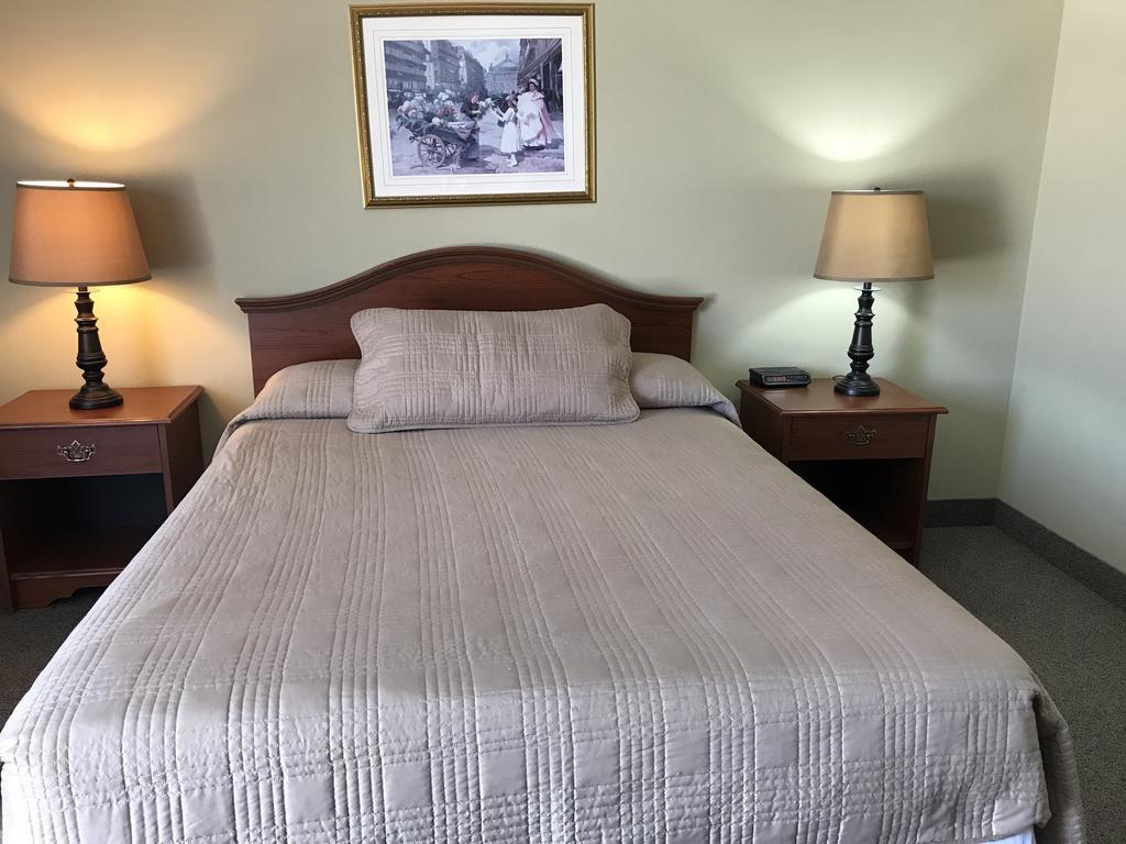 Manitoulin Inn Mindemoya Exteriér fotografie